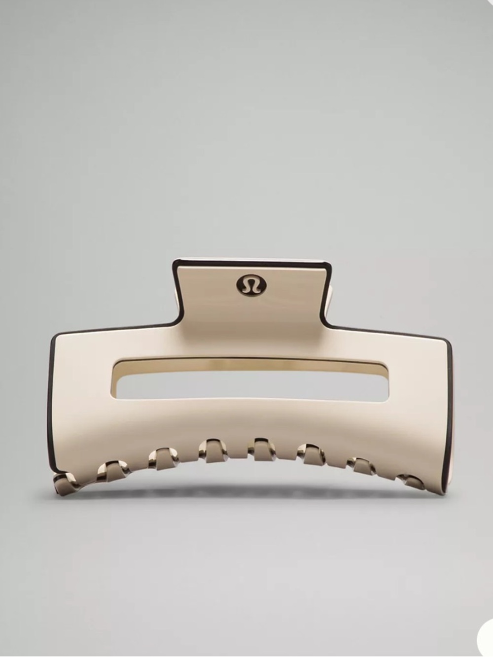 Lululemon Extra Large Claw Clip